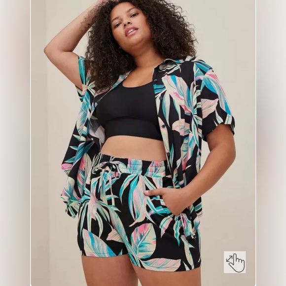 torrid Pants - Torrid tropical print shorts size 0
